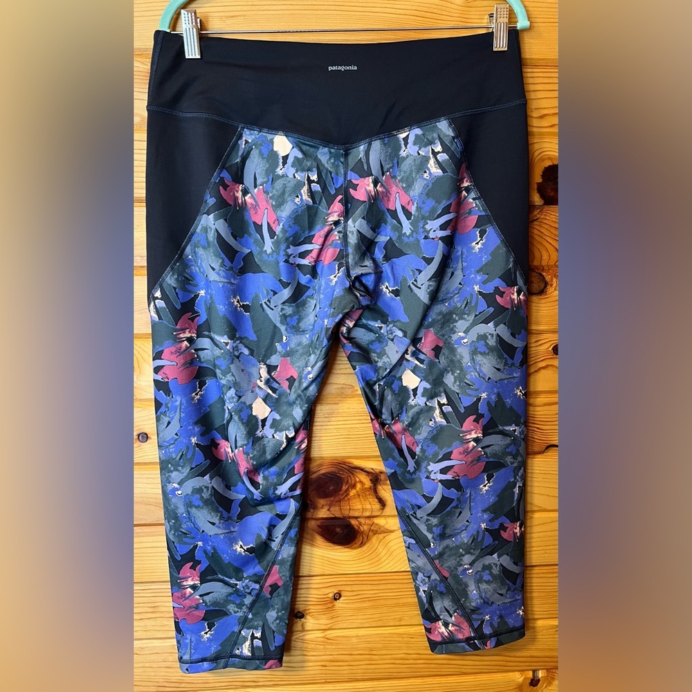 Women’s Patagonia Patterned Leggings Cropped 12” Size 12 - Picture 3 of 8